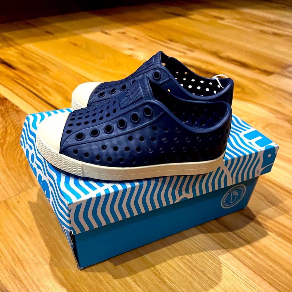 COPY - NATIVE Jefferson Grasshopper Blue Waterproof Slip On Sneaker size C6